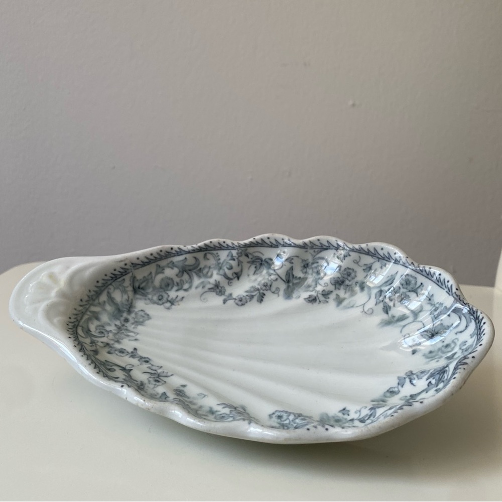 Ornate Blue Floral Shell Ceramic Dish - Picture 12 of 14